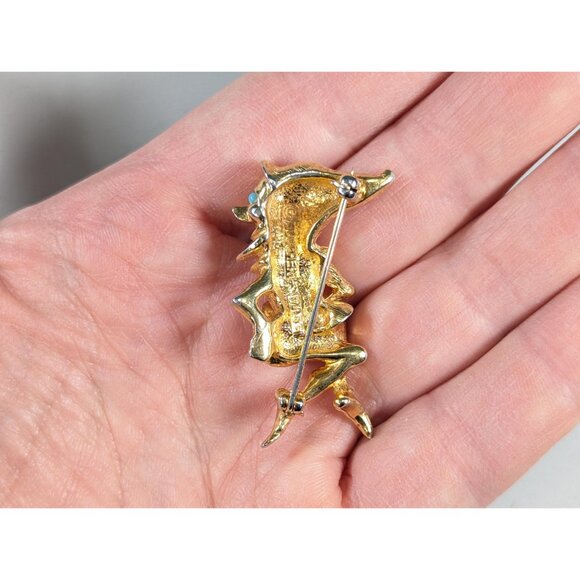 Marcel Boucher Gnome or Leprechaun Brooch, Gold tone Gold Elf Pin holding pearl - Picture 5 of 12